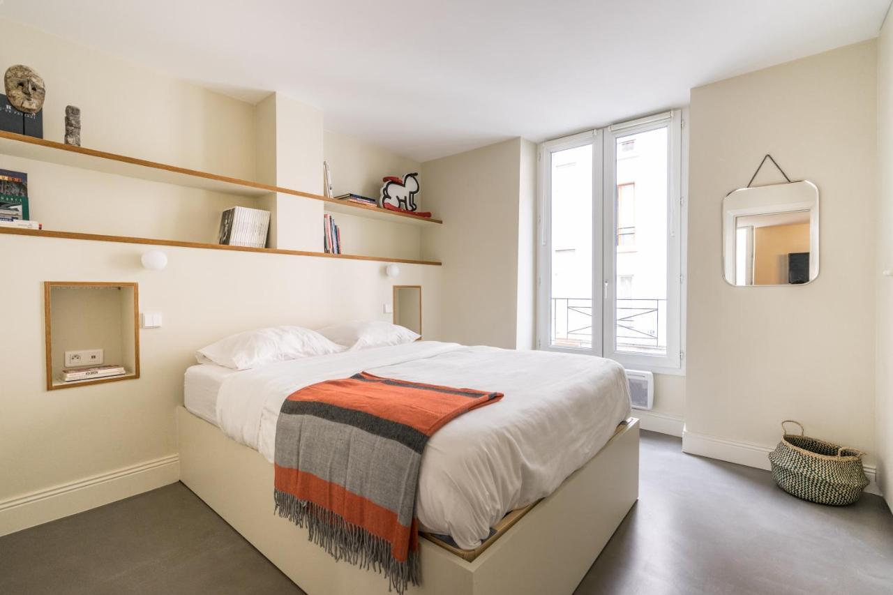 Elegant And Modern Parisian Charm Apartment Exterior photo